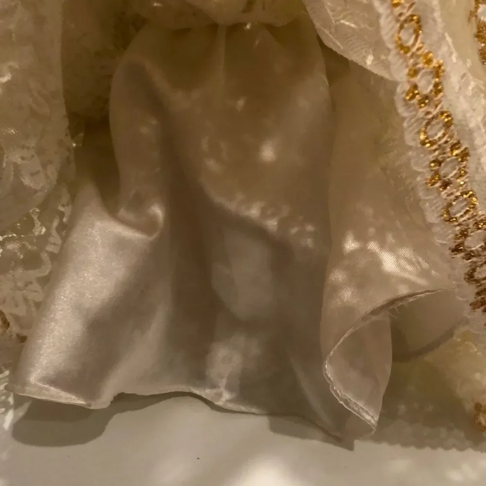 Bradley”s collectible porcelain bride doll
